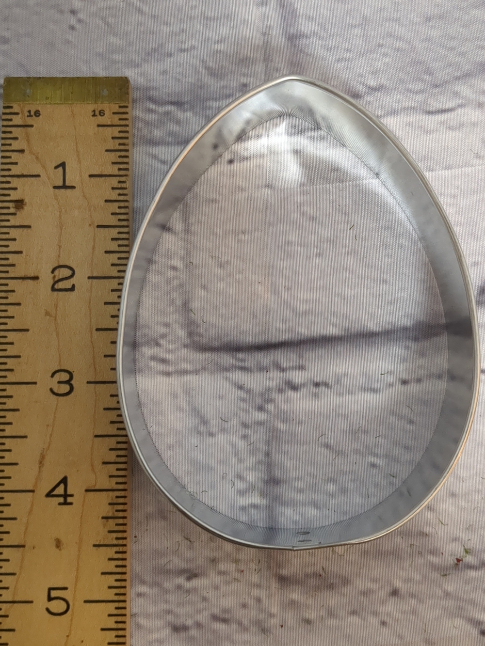 Egg-Shaped Metal Cookie Cutter - Stainless Silver